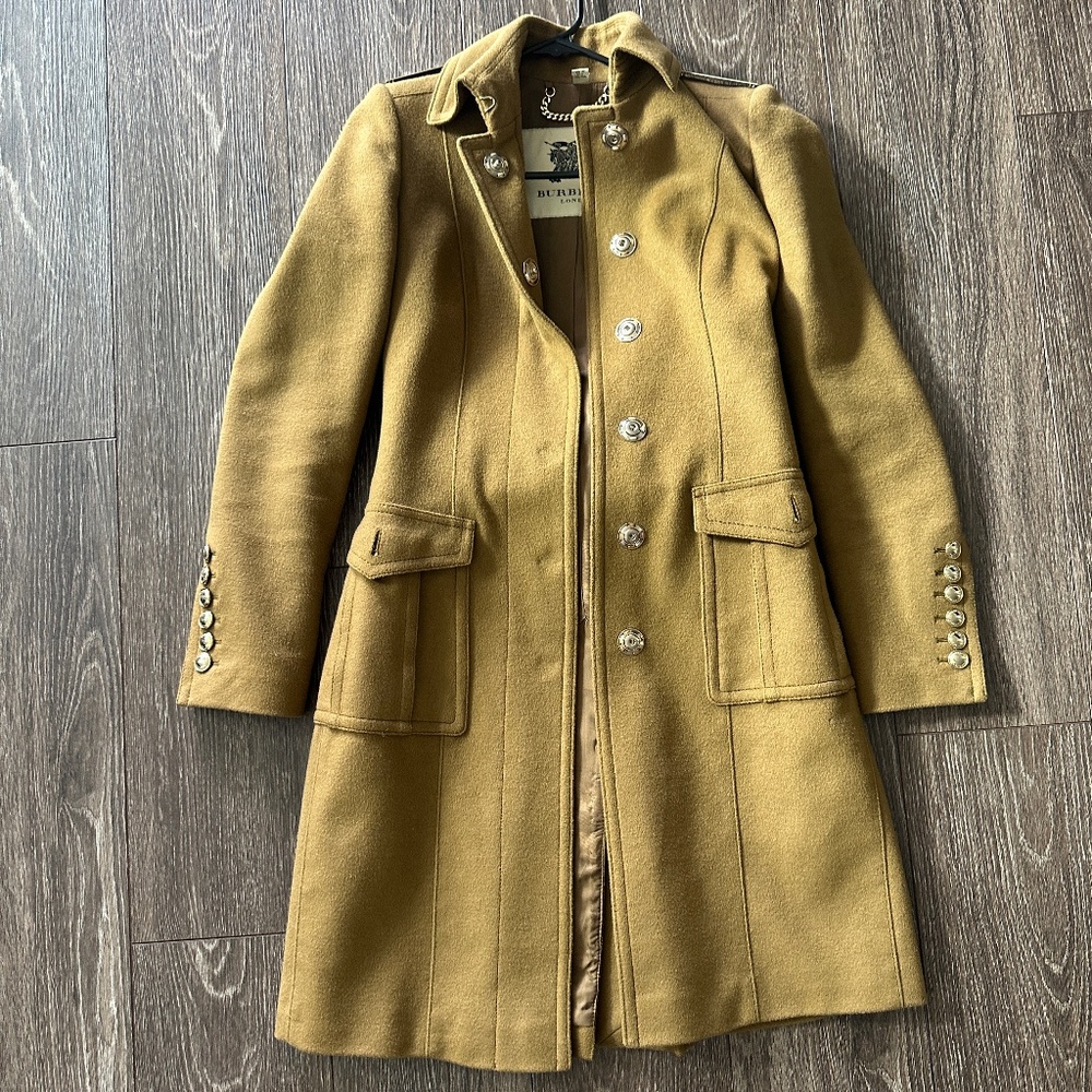 Burberry coat /US 2/final price
